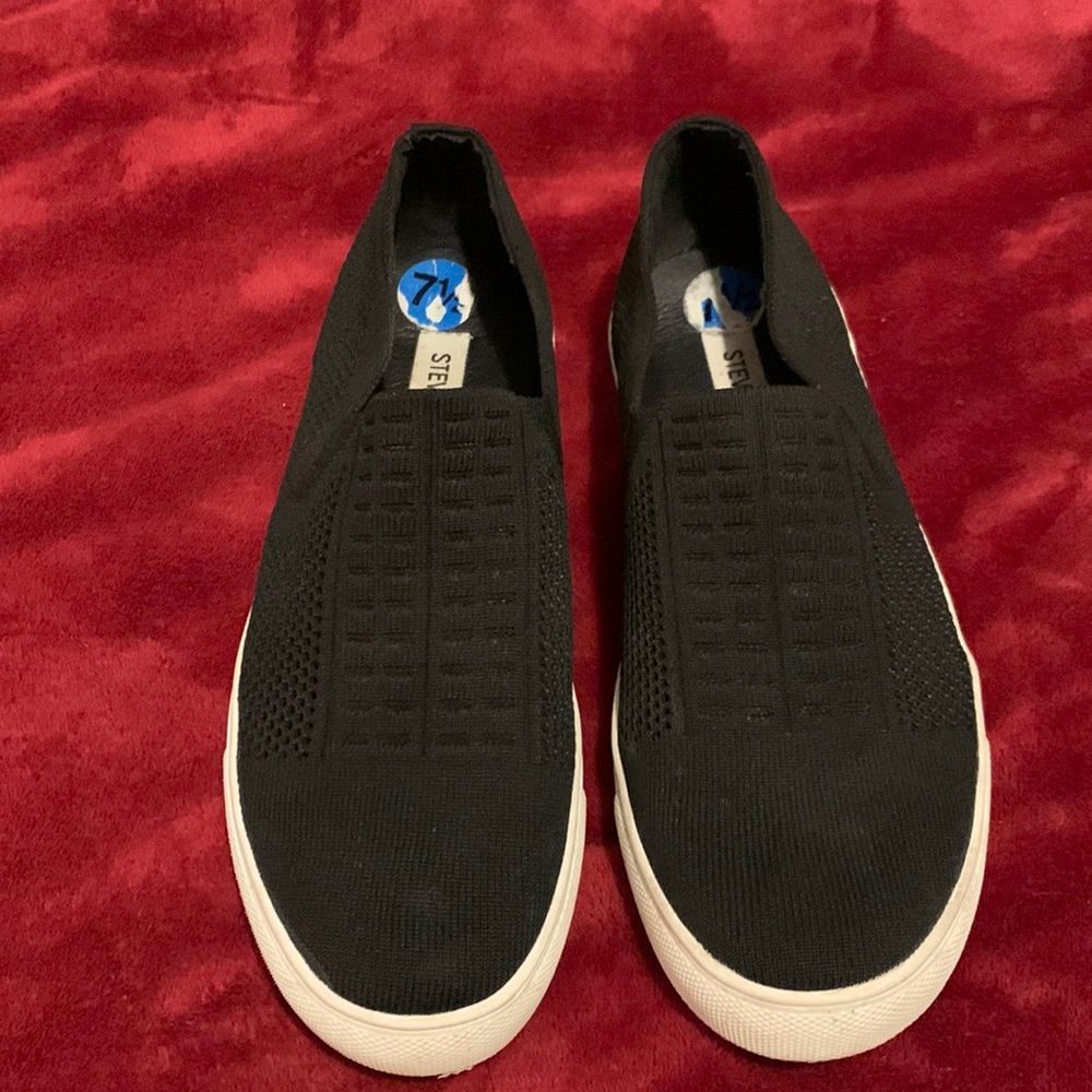 Steve Madden Black Canvas Slip On 7 1/2